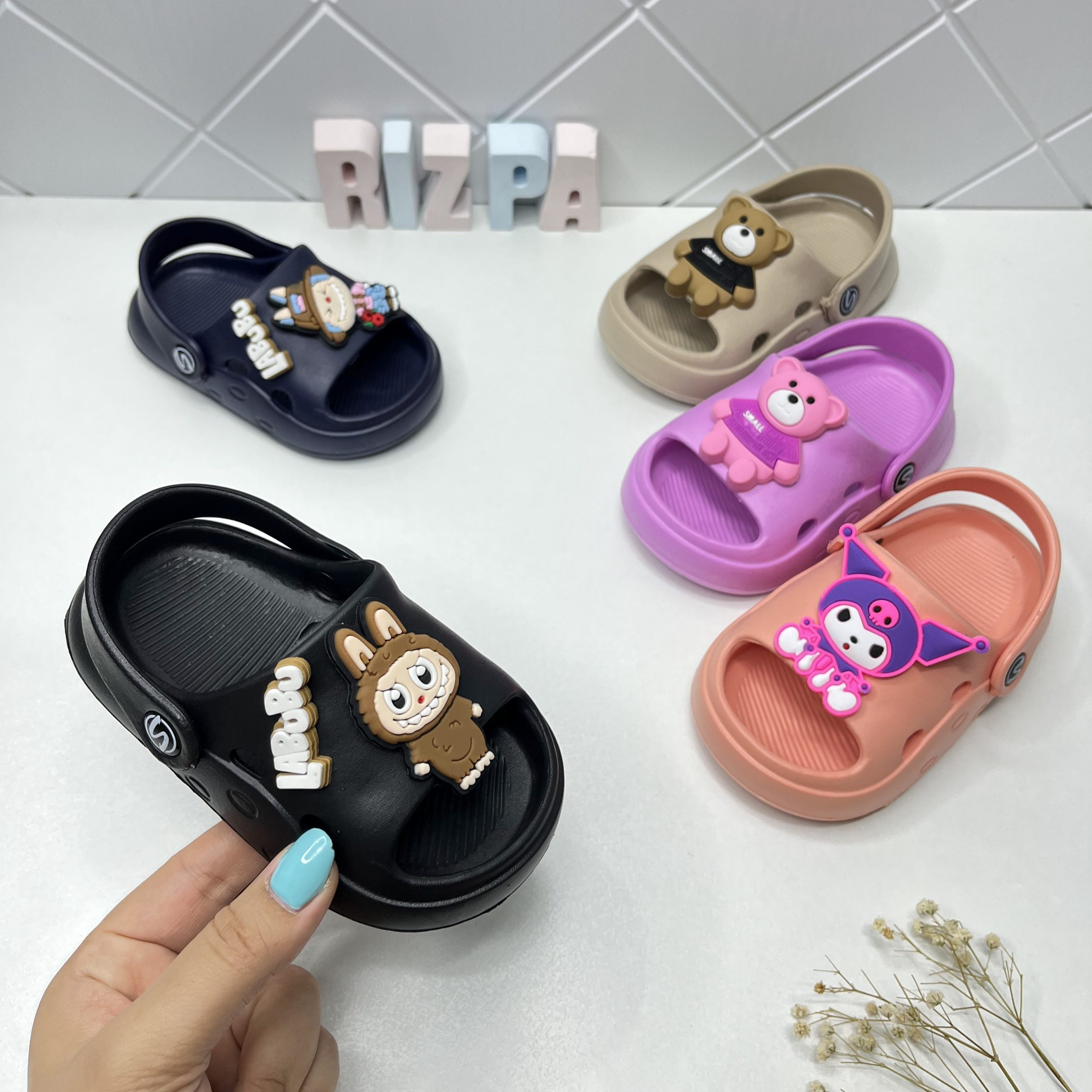 کراکس عروسکی بچگانه 4