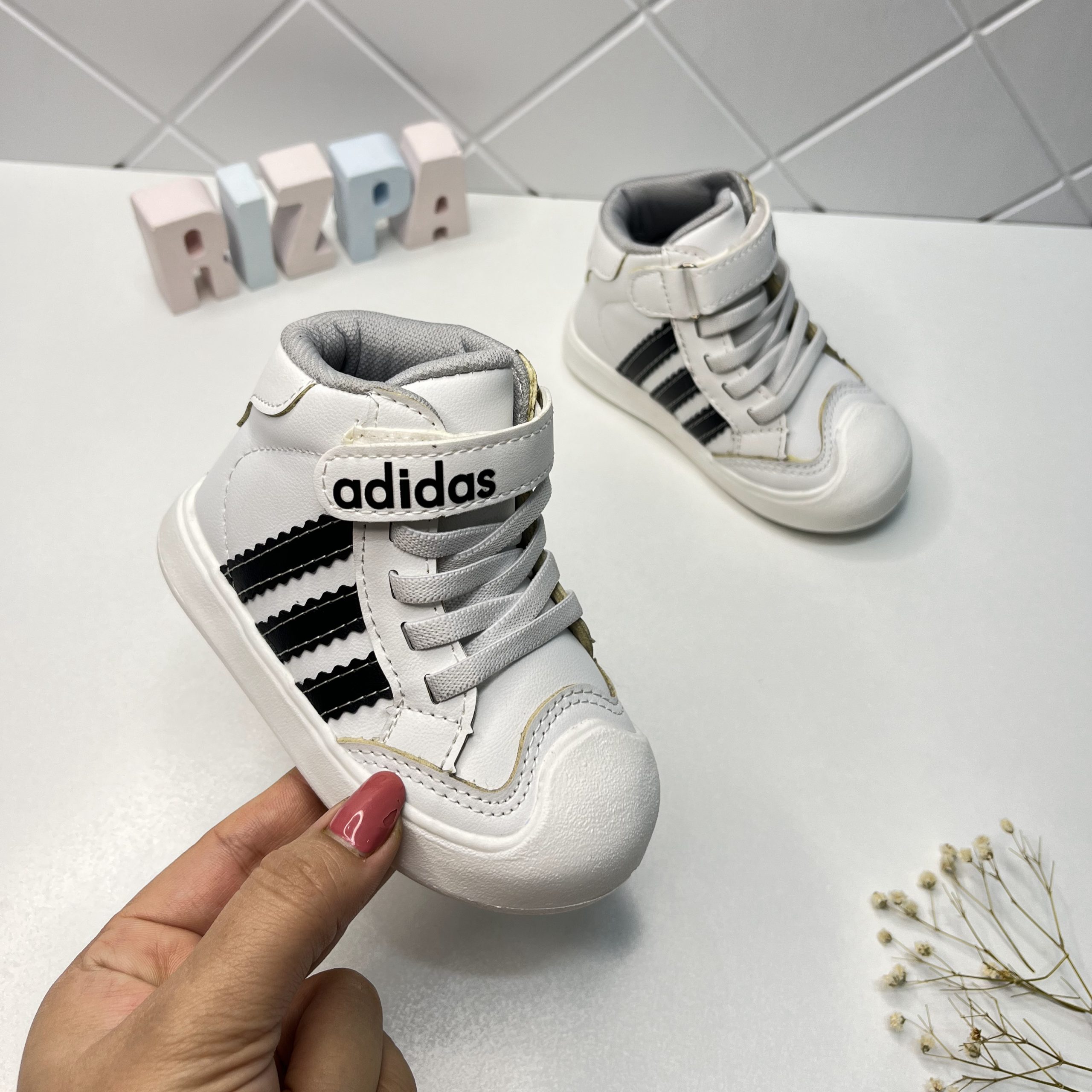 نیمساق آدیداس بچگانه