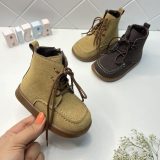 بوت چارلی بچگانه