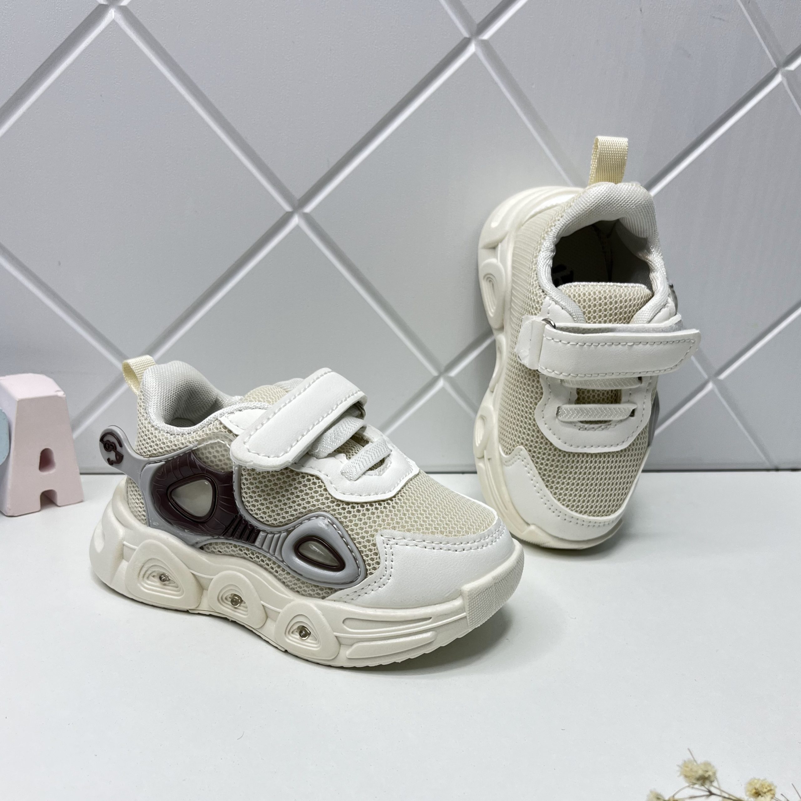 کتونی چراغدار وارداتی کیدز - Image 5