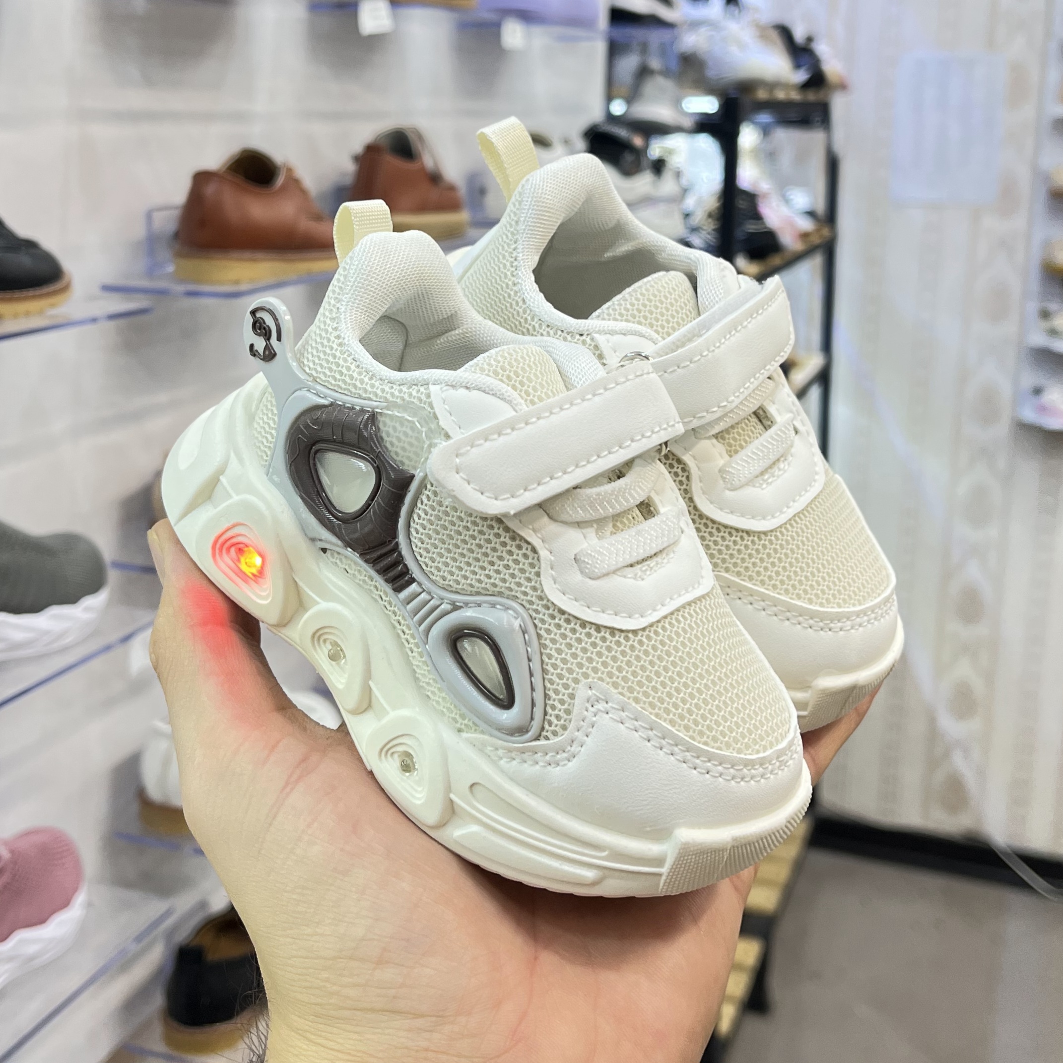 کتونی چراغدار وارداتی کیدز - Image 2