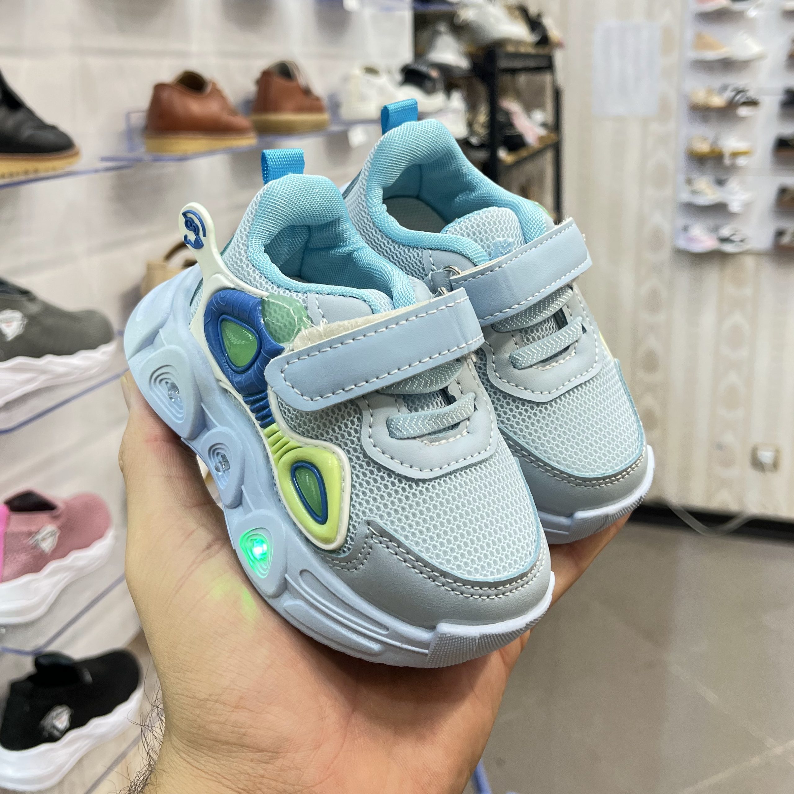 کتونی چراغدار وارداتی کیدز